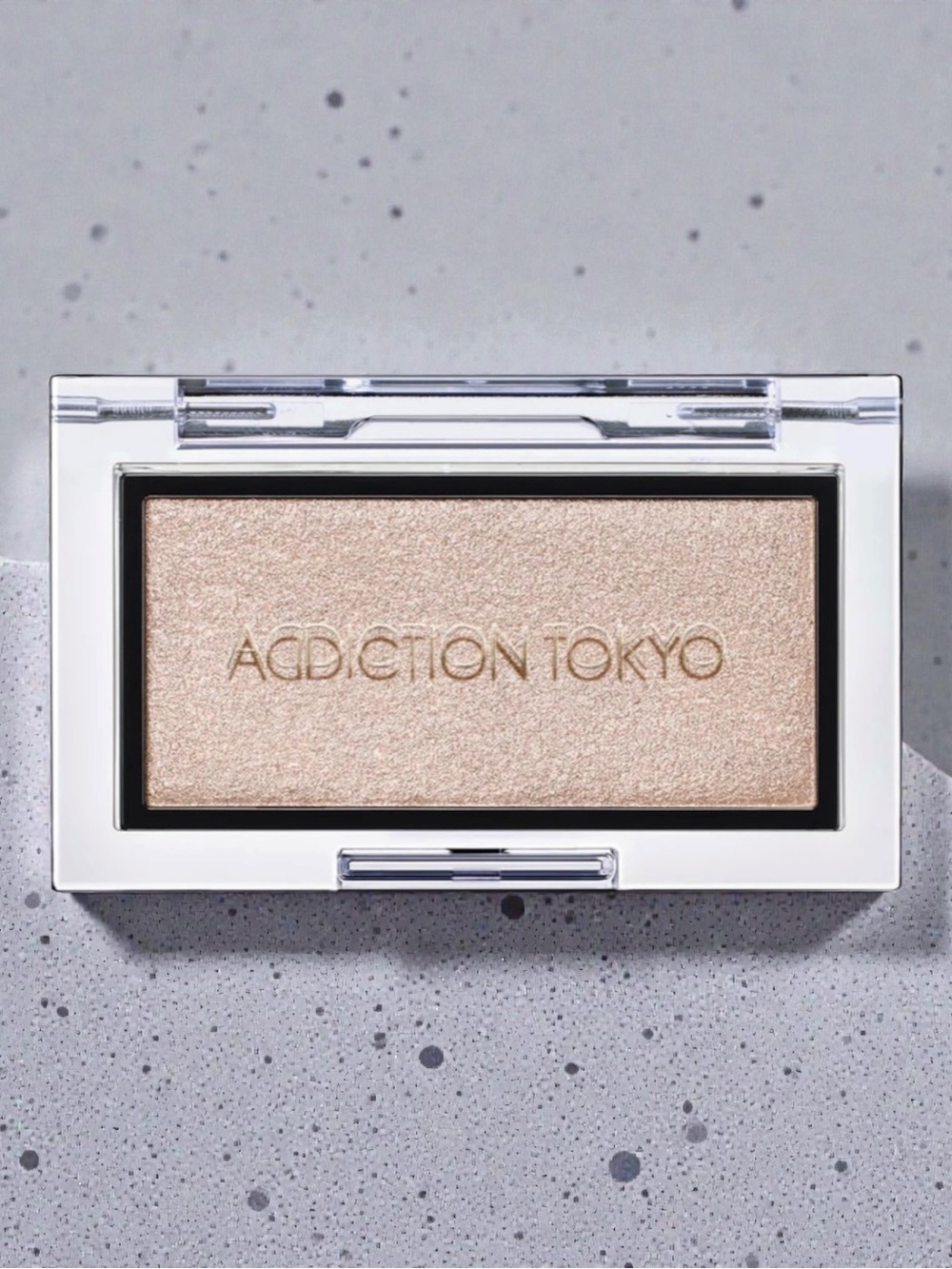 Addiction Tokyo The Blush Nuancer Beyond Light Radiance Highlighter&Blush Topper